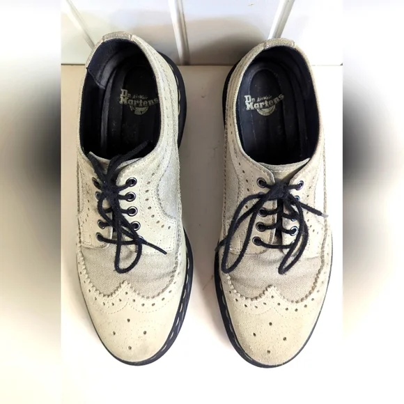 A gently worn pair of suede Dr Martens. - Picture 1 of 5